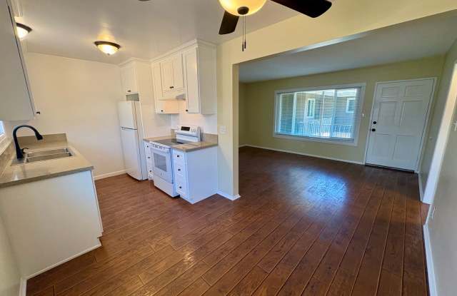 2420-2444 E. 5th St.