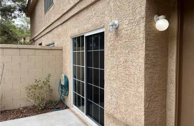 2842 BRIAR KNOLL Drive