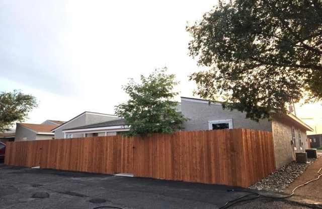 Photo of 121 N Glenwood Drive