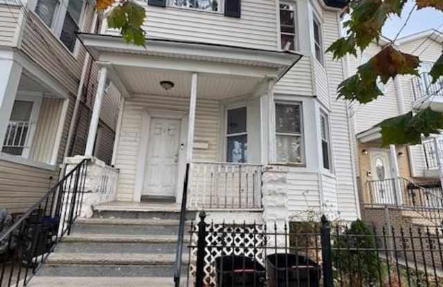 Photo of 537 S Park Street S