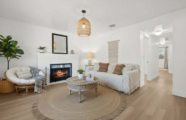 Charming 3-Bedroom Home in Miami - Comfortable Living in a Prime Location