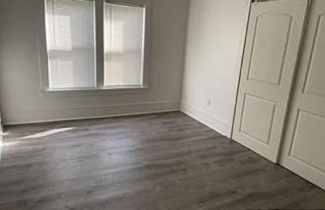 1723 Pleasant St - 3W