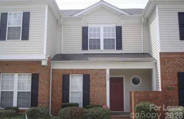 Remodeled 2 bedroom 2.5 bathroom townhome
