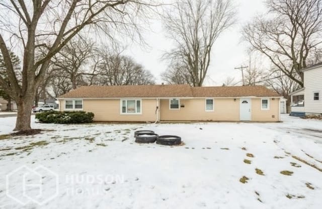 915 Hammond Avenue - 915 Hammond Avenue, Aurora, IL 60506