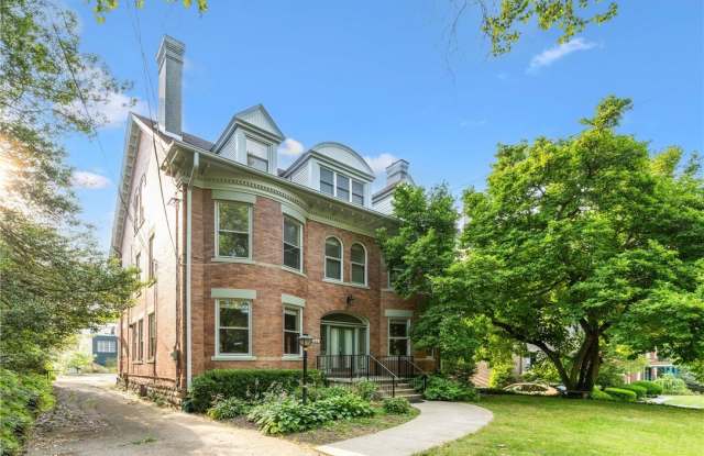 1084 Shady Ave