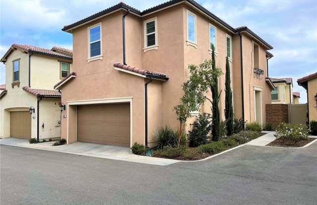 2883 Villa Catalonia Court