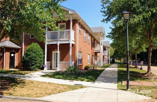 Photo of 917 Shearer Street unit: 7