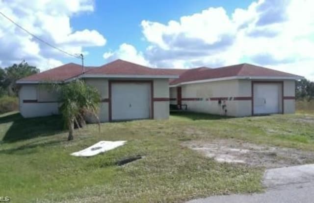 777-779 Bedford Drive - 777 Bedford Drive, Lehigh Acres, FL 33974