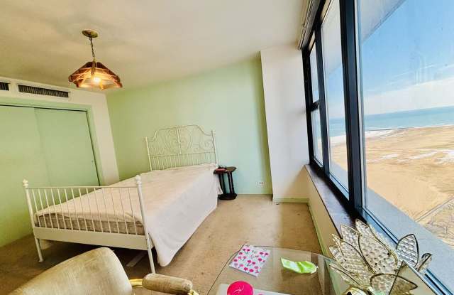 5801 North Sheridan Road