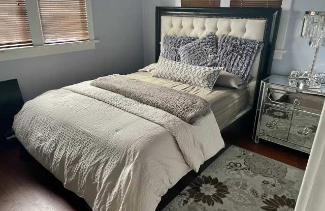 4882 South Center Street