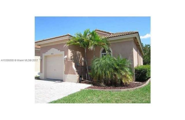 982 NE 37th Pl - 982 NE 37th Pl, Homestead, FL 33033