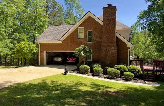 Photo of 219 Deerhill Drive