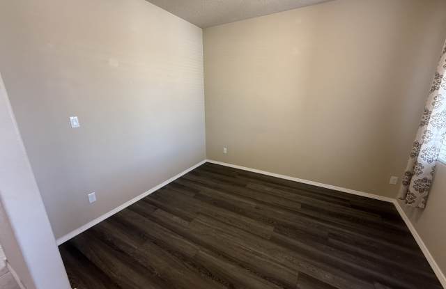 11612 Thistledown Road Southeast