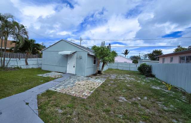 910 N J Street - 910 North J Street, Lake Worth, FL 33460