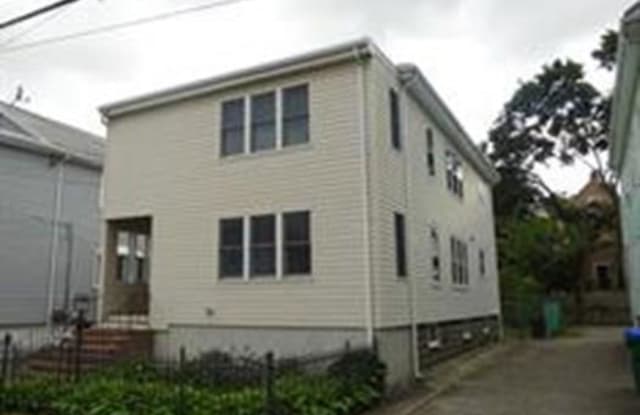 52 Thomas St - 52 Thomas St, Medford, MA 02155