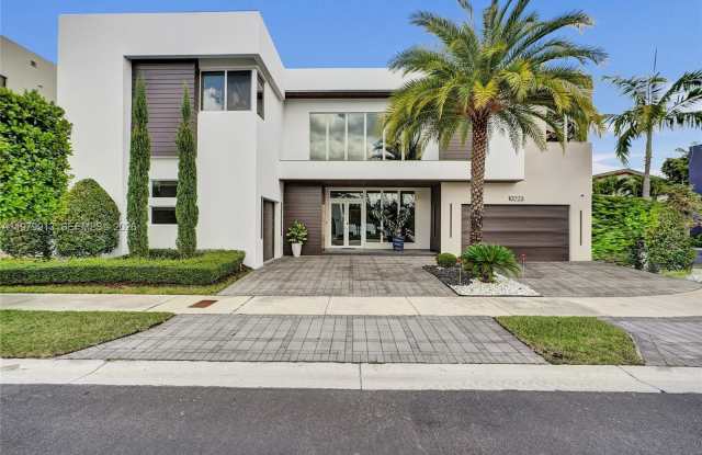 10223 NW 75th Ter