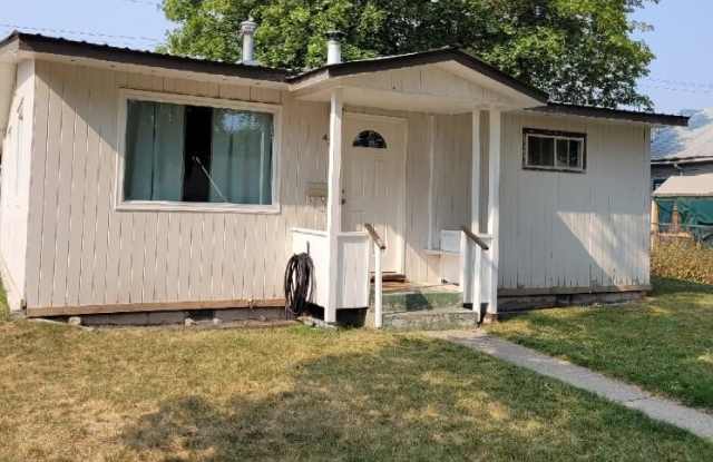 Photo of 436 7th Ave W. - 2 Bedroom 1 Bathroom