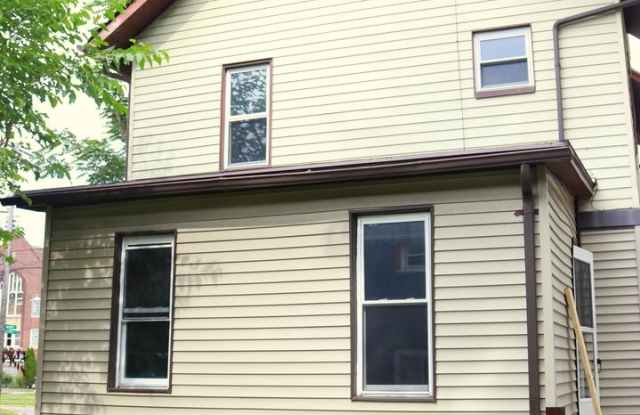 Photo of Quaint 4 bedroom, 2 bath home