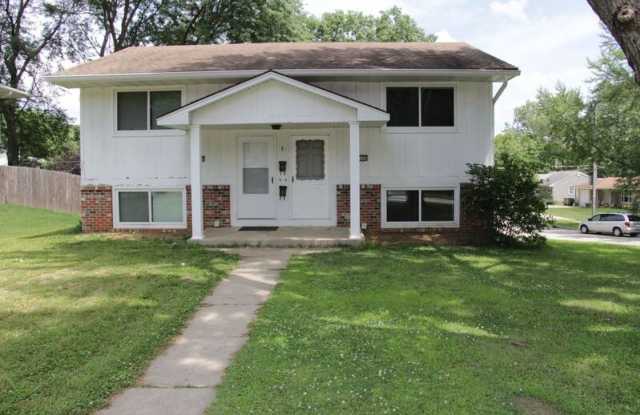 1008 Linden Dr - 1008 Linden Street, Norwalk, IA 50211