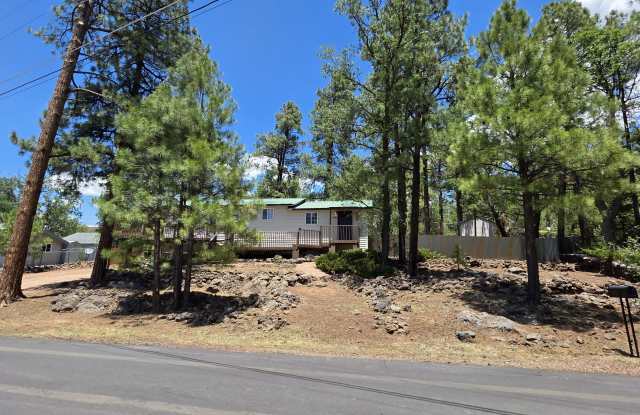 1208 West Apache Lane