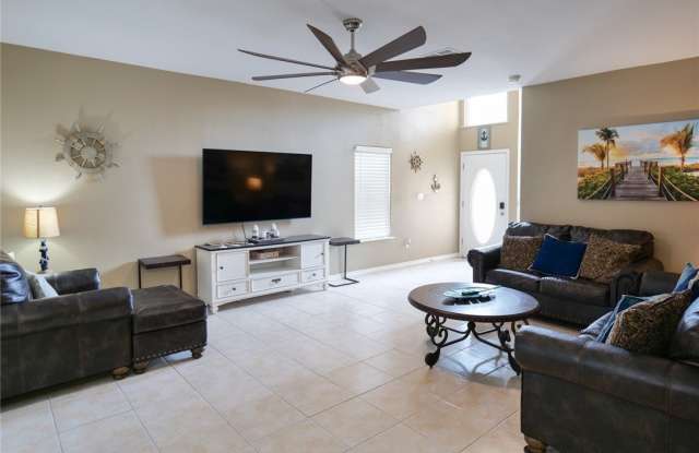 15433 Cruiser Street unit: B