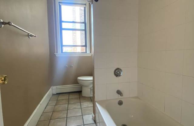 Large 4 bed in Allston