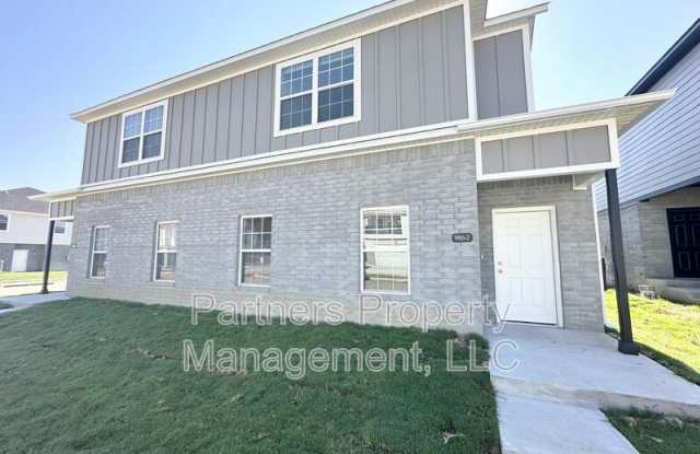 986 South Benchmark Lane - 2