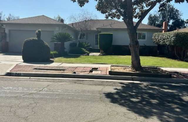 749 E. Wrenwood Lane