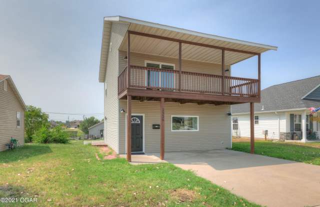 Photo of 2326 S Moffet Avenue