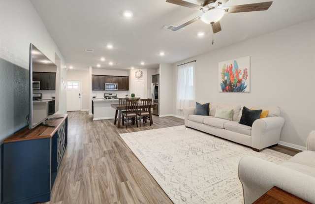 200 Arrowhead Vine St