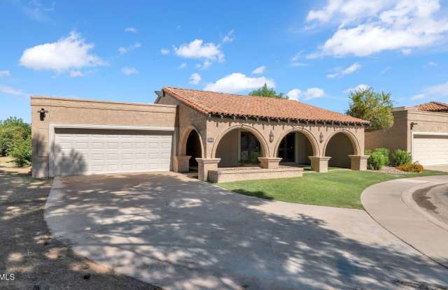 7500 N VIA CAMELLO DEL SUR --