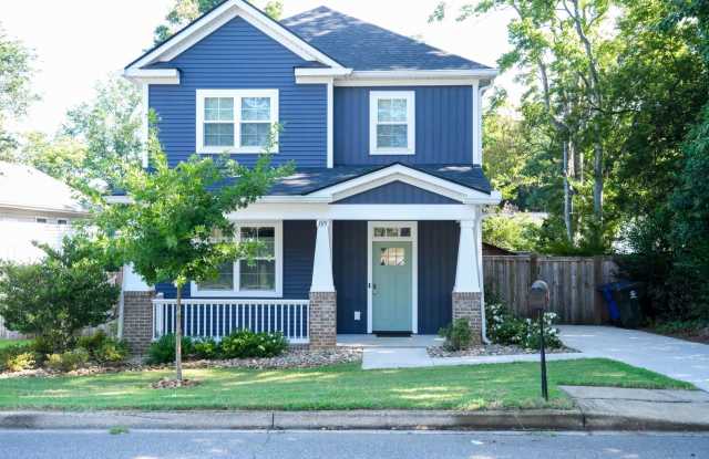 Like-new 3 bedroom, 2.5 bath house with an organic pond!