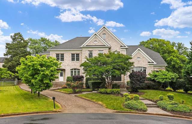2233 VAN BUREN Court