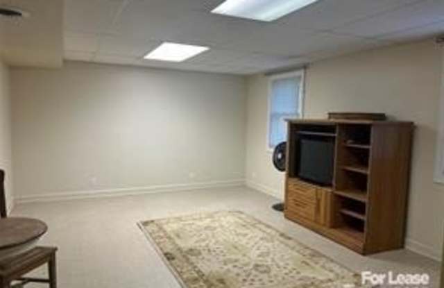 8001 Buckingham Lane