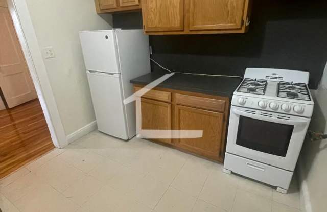 Large 1 bed unit along the Green Line in Brighton.