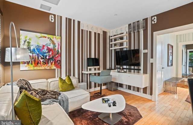 Photo of 5201B WISCONSIN Avenue NW unit: 105