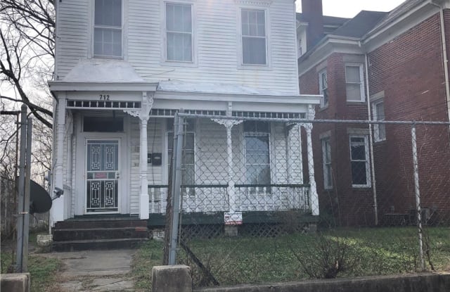 712 W Washington Street - 712 West Washington Street, Petersburg, VA 23803