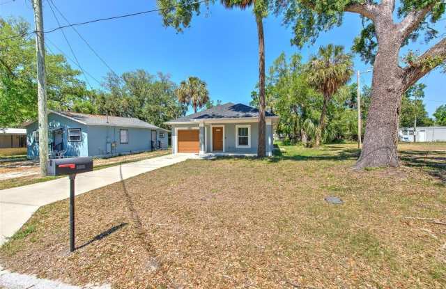 3214 E SHADOWLAWN AVENUE