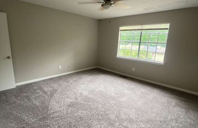 Charming 3-Bedroom Home with Basement and Covered Deck in Irondale, AL