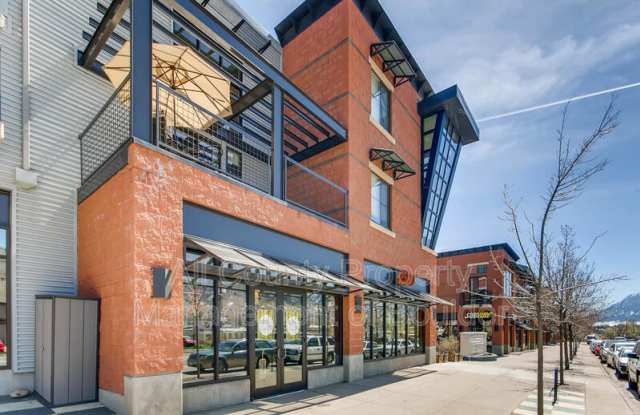 4580 Broadway Street