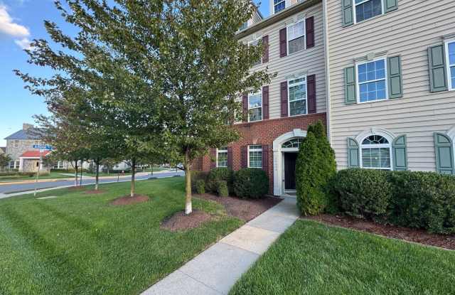 Gorgeous 2 Bed 2 Bath End-Unit Townhome In Vibrant Arcola Town Center Condo