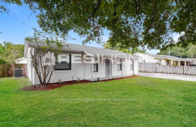 803 Spring Lake Circle