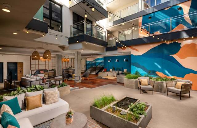 Junction Santa Monica