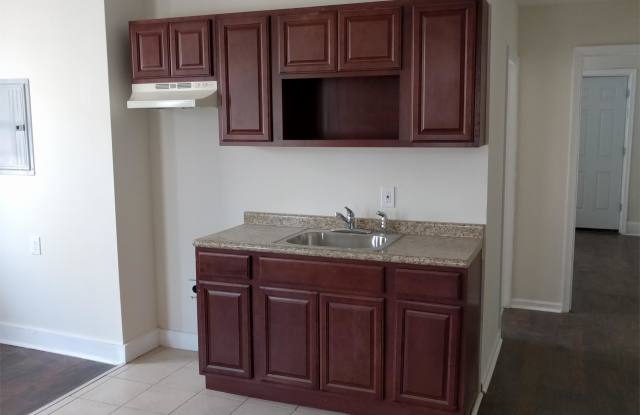 Photo of 1204 W Rockland St - 3