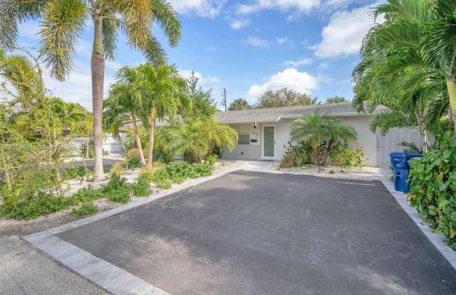 2616 NE 10th Ter - 2616 Northeast 10th Terrace, Wilton Manors, FL 33334