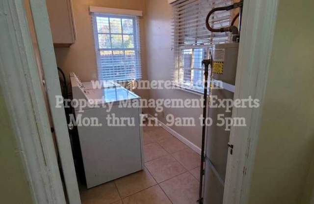 1528 South Tuxedo Avenue