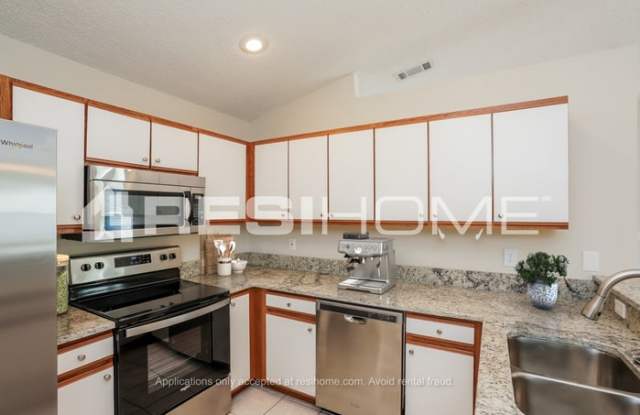 2922 South Cottonwood Drive