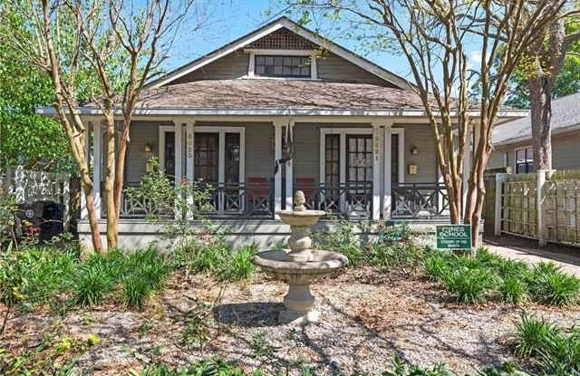 Photo of 5623 WOODLAWN Place