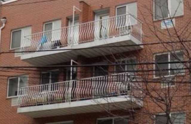 84-19 Lander St