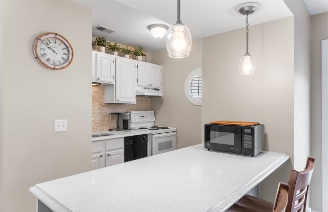 2124 Old Pond Lane unit: 2124